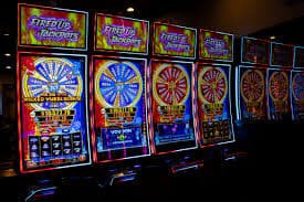 Antarmuka game Push Gaming di abkslot menampilkan gulungan, tombol putar, dan saldo akun